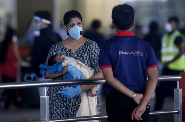 En el aeropuerto de Chhatrapati Shivaji en Mumbai, India. Foto Ap