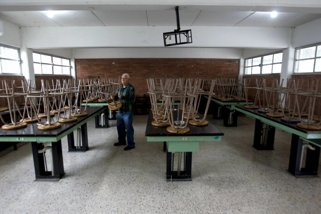 La Secretaría de Educación de Nuevo León anunciará el plan de regreso a clases presenciales el próximo domingo, ya que se ha solicitado un estudio de escuelas públicas. Foto Cuartoscuro / Archivo
