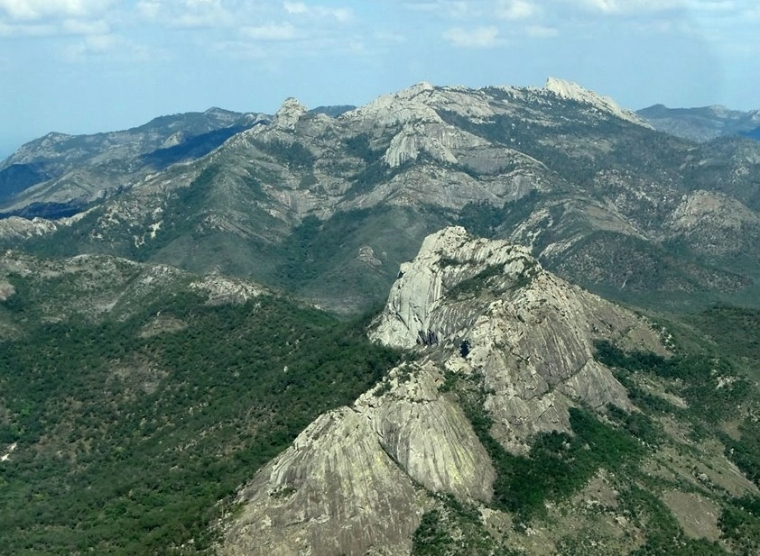El gobierno de Nuevo León oficializó el incremento del 131 por ciento del área natural protegida en la Sierra de Picachos a través de la publicación del decreto en el Periódico Oficial del Estado. Foto tomada del Facebook de @SierraDePicachos / Archivo