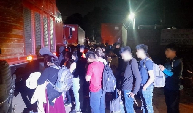 Todas las personas adultas fueron trasladadas a la Estación Migratoria de Acayucan. Foto INM