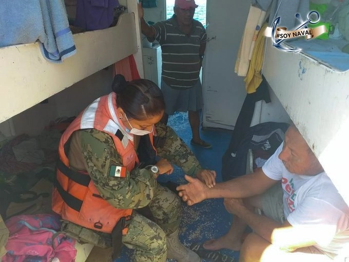 Personal de la Estación Naval de Búsqueda, Rescate y Vigilancia Marítima del Mezquital realizó evacuación médica. Foto Cortesía Semar