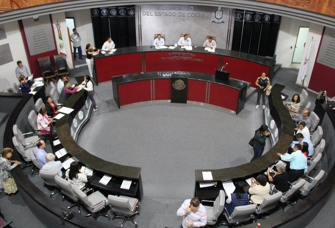 Sexagésima Legislatura del Honorable Congreso del Estado de Colima aprobó por 18 votos a favor y 6 en contra la Minuta Proyecto de Decreto de la reforma sobre Guardia Nacional. Foto @congresocolima