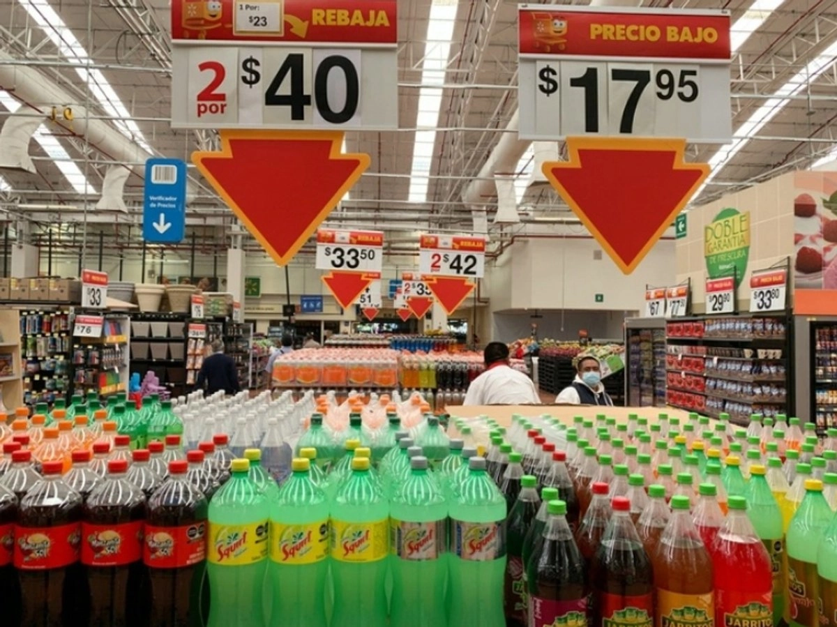 La ley aprobada en lo general apunta a aumentar de 1.65 por litro a 3.08 pesos la cuota del IEPS en refrescos y bebidas azucaradas.