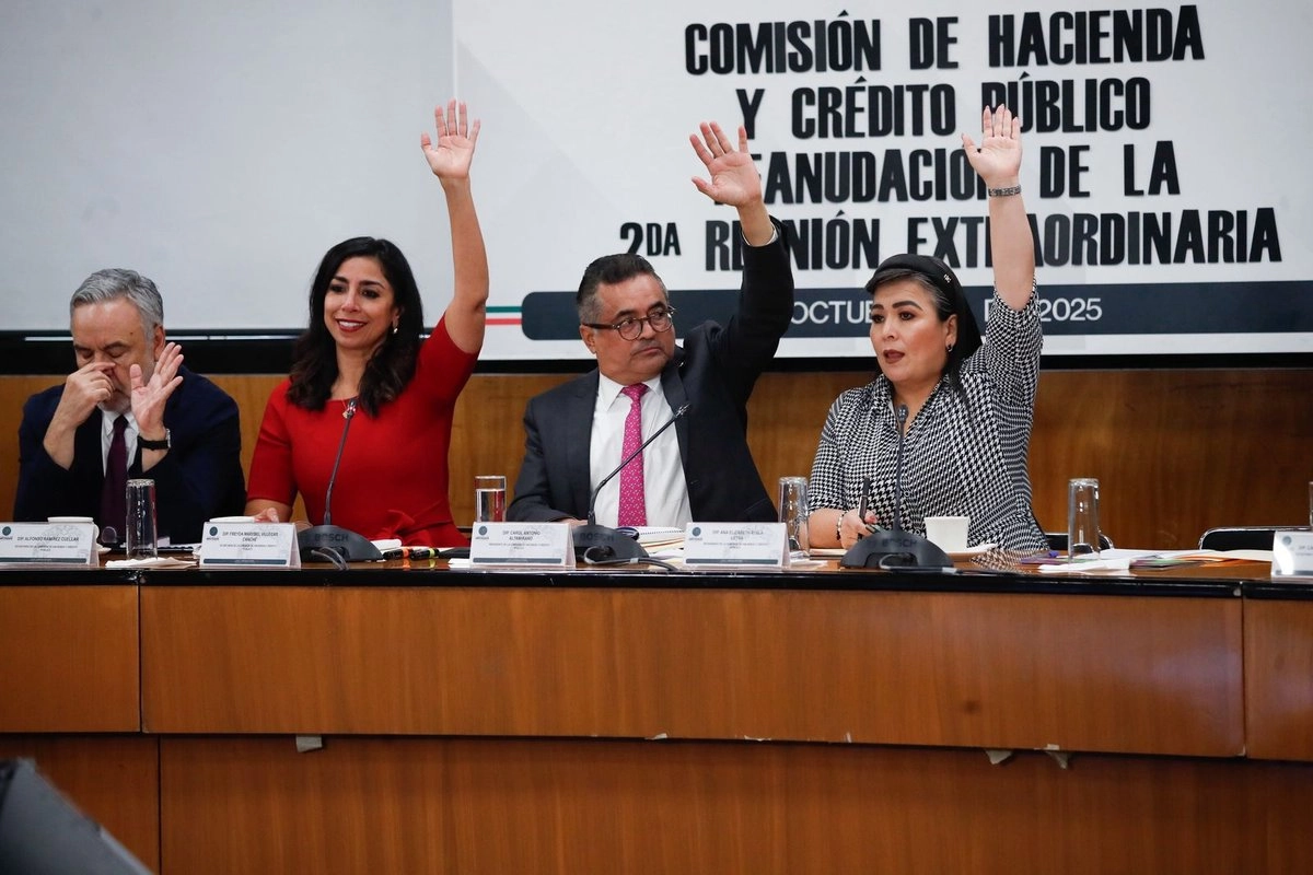 Aún cuando se adelantaron algunas reservas que serán presentadas al pleno, en lo general y lo particular se aprobaron por mayoría todos los dictámenes. Foto