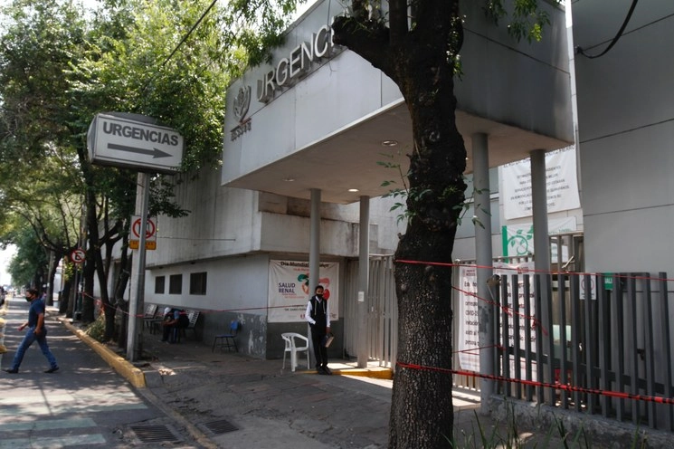 Área de Urgencias del Hospital General Dr. Darío Fernández Fierro del ISSSTE, ubicada en la avenida Revolución, alcaldía Benito Juárez, Ciudad de México. Foto Cristina Rodríguez