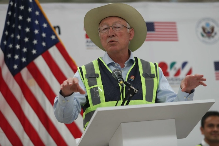 Ken Salazar, destacó que México es país con más vuelos comerciales de y hacia los Estados Unidos, convirtiéndolo en el primer destino de viaje de los estadunidenses, el 14 de septiembre de 2023. Foto Marco Peláez