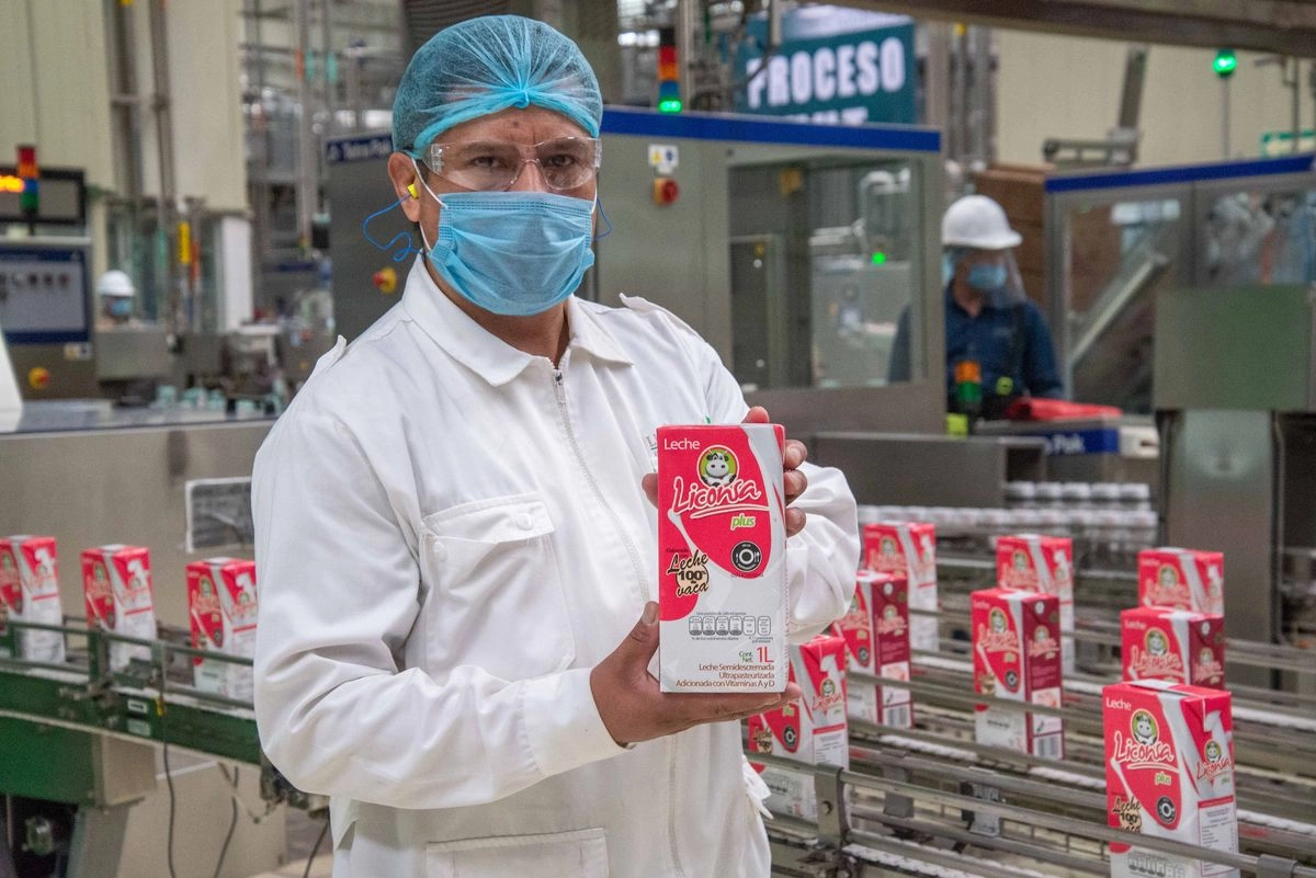 Se producen actualmente 13 mil millones de litros de Leche para el Bienstar. Foto 
