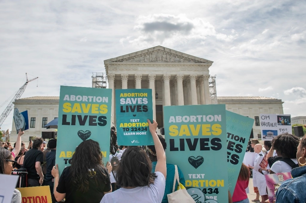 Manifestación pro aborto frente a la Suprema Corte de Justicia de EU. Foto Ap  
