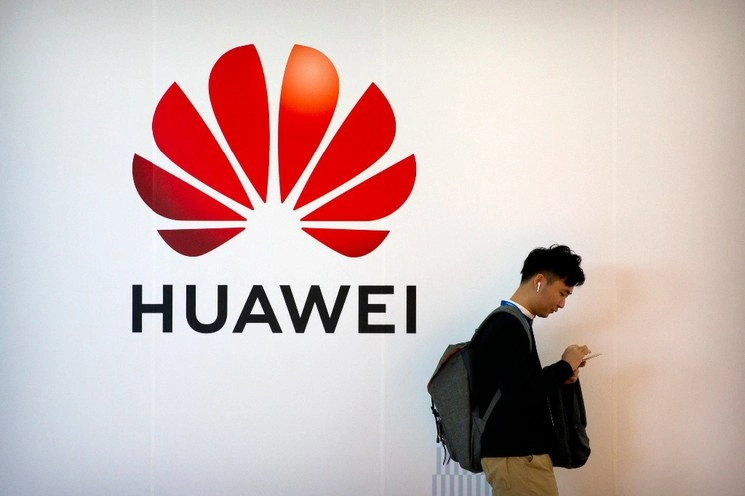 La compañía líder en telecomunicaciones, Huawei, se ubicó 23 puntos más arriba respecto al año 2018. Foto Ap