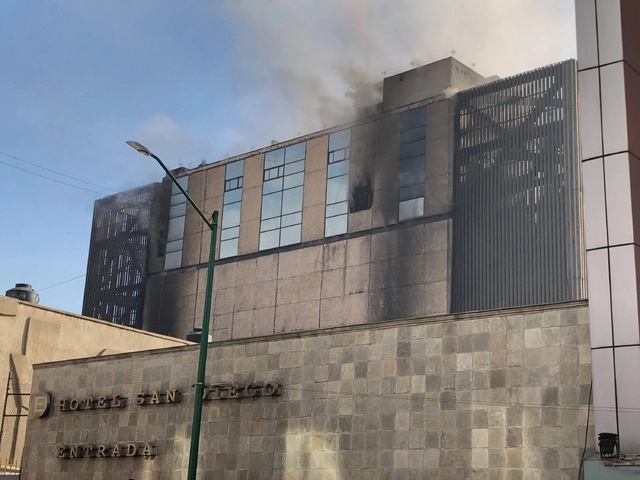 El incendio en la subestación eléctrica del Metro afectó el servicio en seis líneas del medio de transporte. Foto LA JORNADA/Pablo Ramos