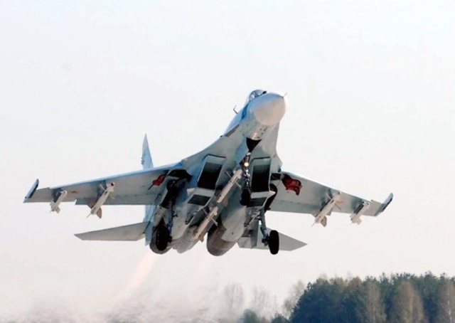 Aviones tipo Caza atacaron con misiles un centro de investigación al oeste de siria. Foto Europa Press