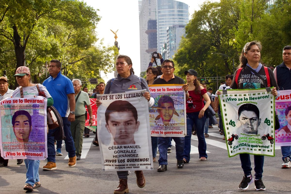 Familiares de los normalistas de Ayotzinapa durante una protesta en imagen de archivo. Foto 