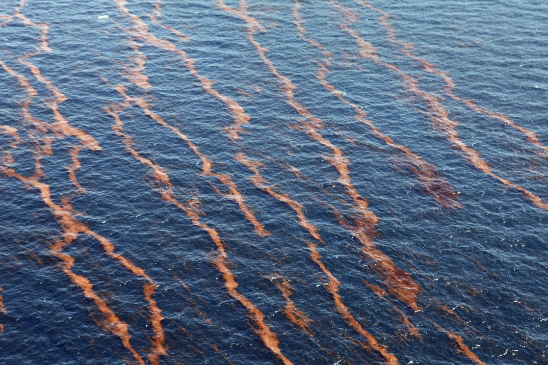 El derrame de petróleo de 2010 en el Golfo de México debido a operaciones de la empresa British Petroleum y por el cual el país no obtuvo indemnización. Foto Ap / Archivo