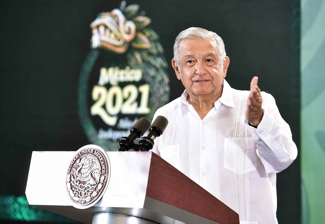 El presidente Andrés Manuel López Obrador durante la conferencia de prensa en la SDN Comandancia Base Aérea Militar Número 8 en Mérida, Yucatán, el 28 de octubre de 2021. Foto cortesía Presidencia



