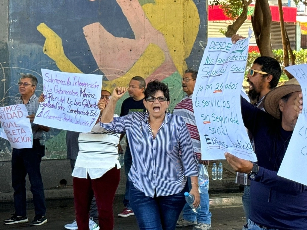 Maestros y trabajadores del Cecyte no cuentan con seguridad social desde hace 17 años. Foto Omar Martínez / La Jornada Baja California