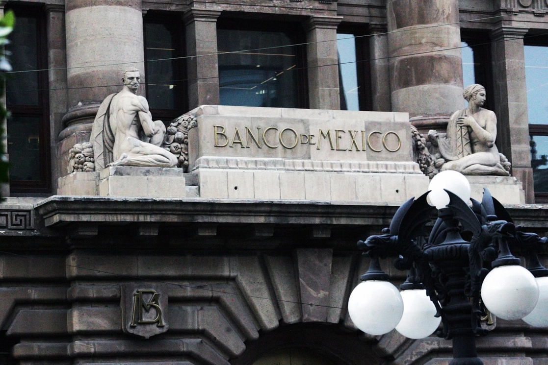 Sede del Banco de México, en el Centro Histórico de la capital del país, en imagen de archivo. Foto Roberto García Ortiz
