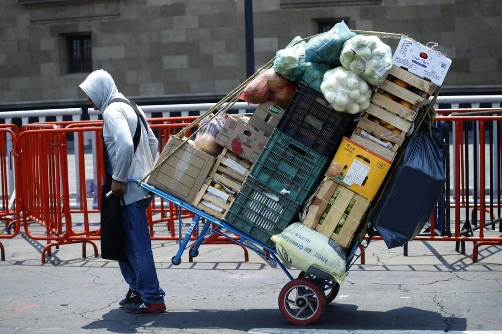 El ingreso creció en todos los quintiles. El menor aumento se presentó en el primer quintil, conformado por 20 por ciento de la población, que es la que percibe menores ingresos, al pasar de 212.27 a 215.31 pesos. Foto Cristina Rodríguez / Archivo