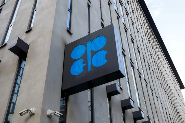 ngola anunció su retirada de la Organización de Países Exportadores de Petróleo, lo que repercutió en una baja de precios del crudo. Foto Ap