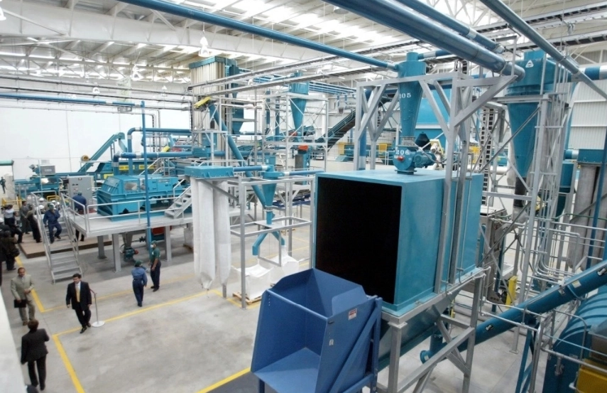 Practicas como el el nearshoring  y la baja en las tasas de interés apoyarían el aumento del crédito. Foto La Jornada