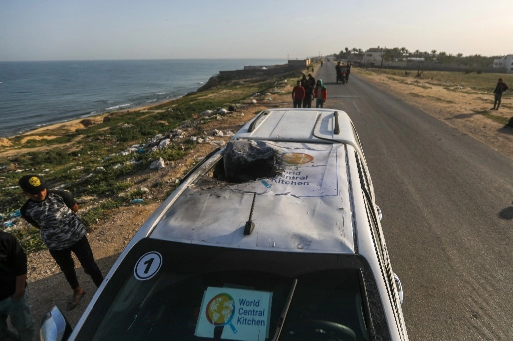 En Occidente causó conmoción el asesinato el pasado martes, a causa de un ataque israelí, de siete voluntarios de World Central Kitchen que llevaban alimentos a Gaza. Foto Ap 
