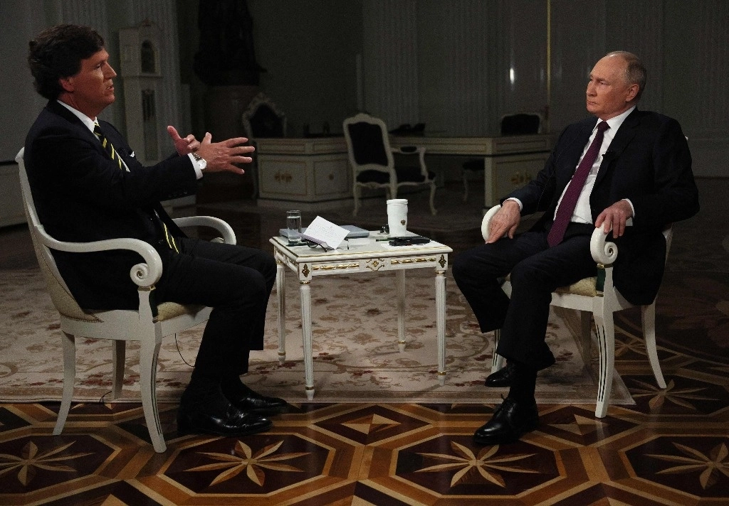 Aspecto de la entrevista Carlson-Putin, el 6 de febrero en el Kremlin. Foto Afp 



