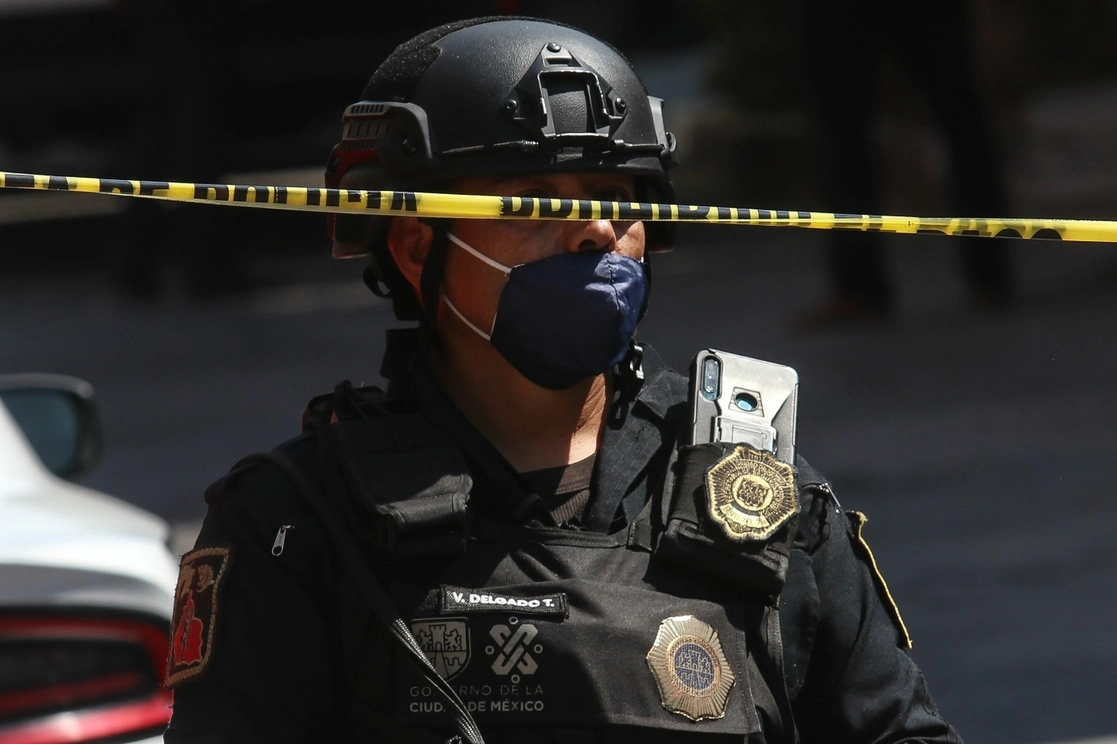 Policía realiza un operativo en Tláhuac. Foto Cuartoscuro