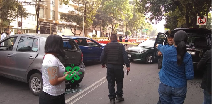 Los hechos ocurrieron en Avenida Cuauhtémoc y San Borja. Foto @OVIALCDMX