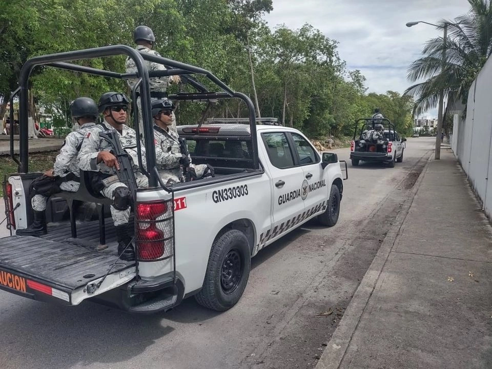 Soldados abatieron a tres de los delincuentes y durante la refriega una mujer fue alcanzada por una bala y murió. Foto