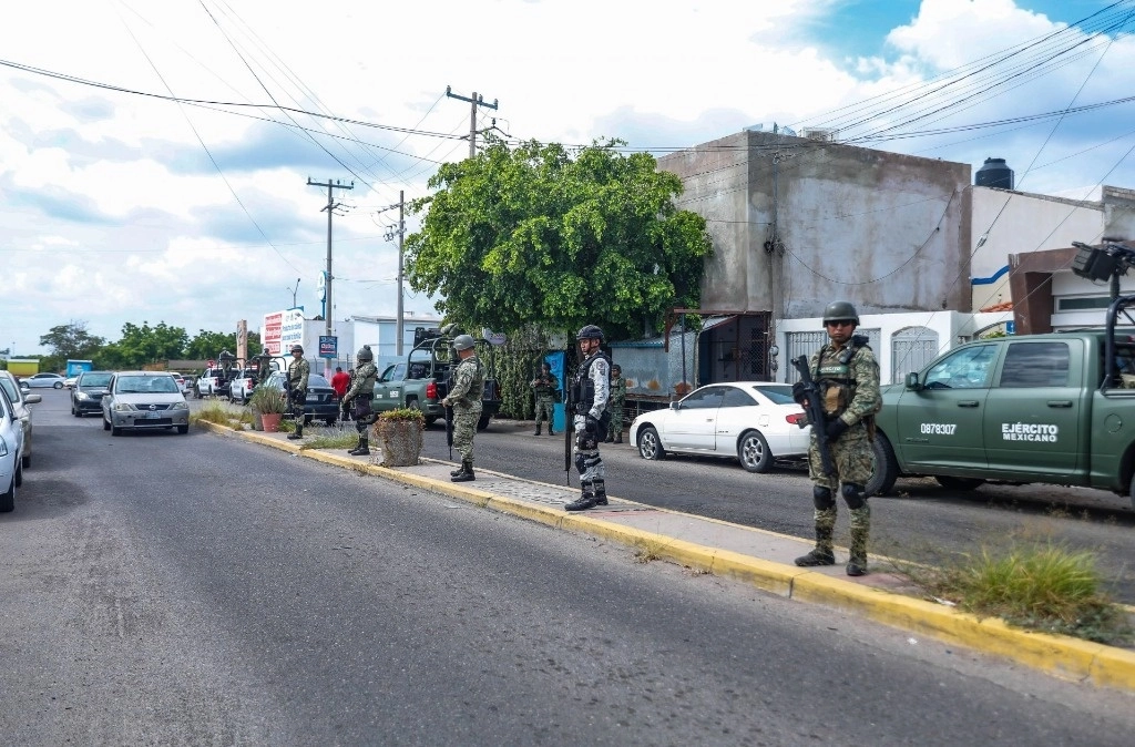 Presuntamente al llegar el Ejército para atender el reporte de los enfrentamientos a la entrada de Sanalona, se toparon con algunos grupos de delincuentes. Foto Cuartoscuro / Archivo