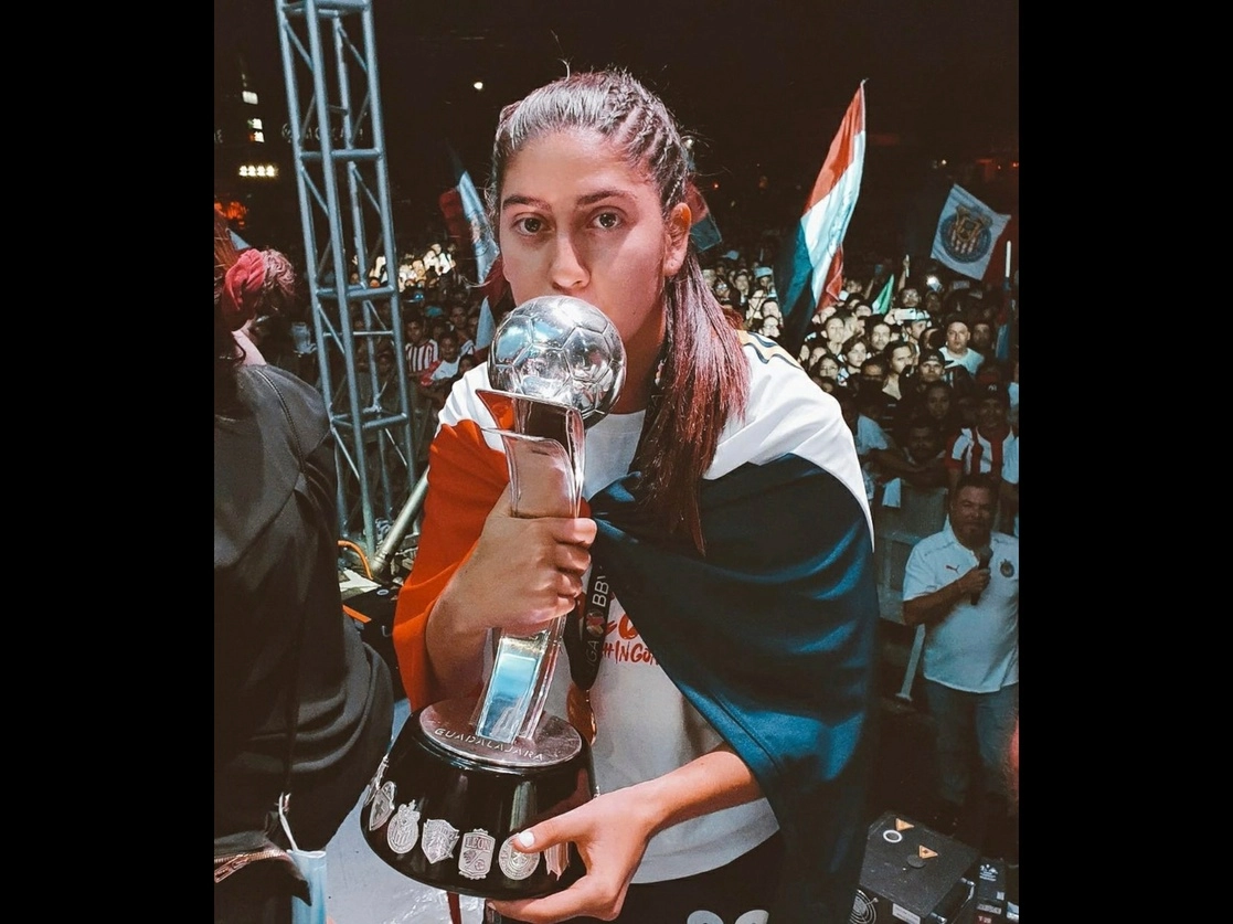 Isabella ‘Bella’ Gutiérrez, de 18 años y con un vertiginoso paso por la Sub-15 y 17, pidió a Amaury Vergara mejor paga para las rojiblancas. Foto tomada del Instagram de @bellagtza 