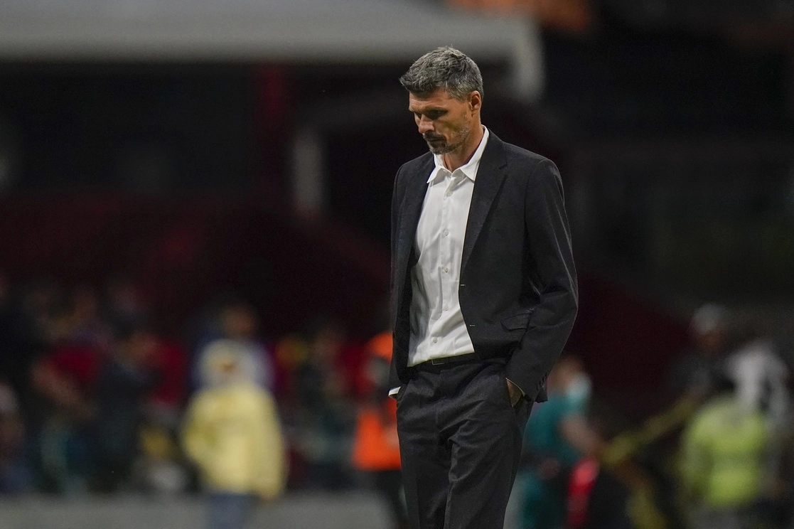 El técnico Fernando 'Tano' Ortiz armonizó el vestidor de las Águilas y ha cosechado victorias en su interinato. Foto Ap / Archivo