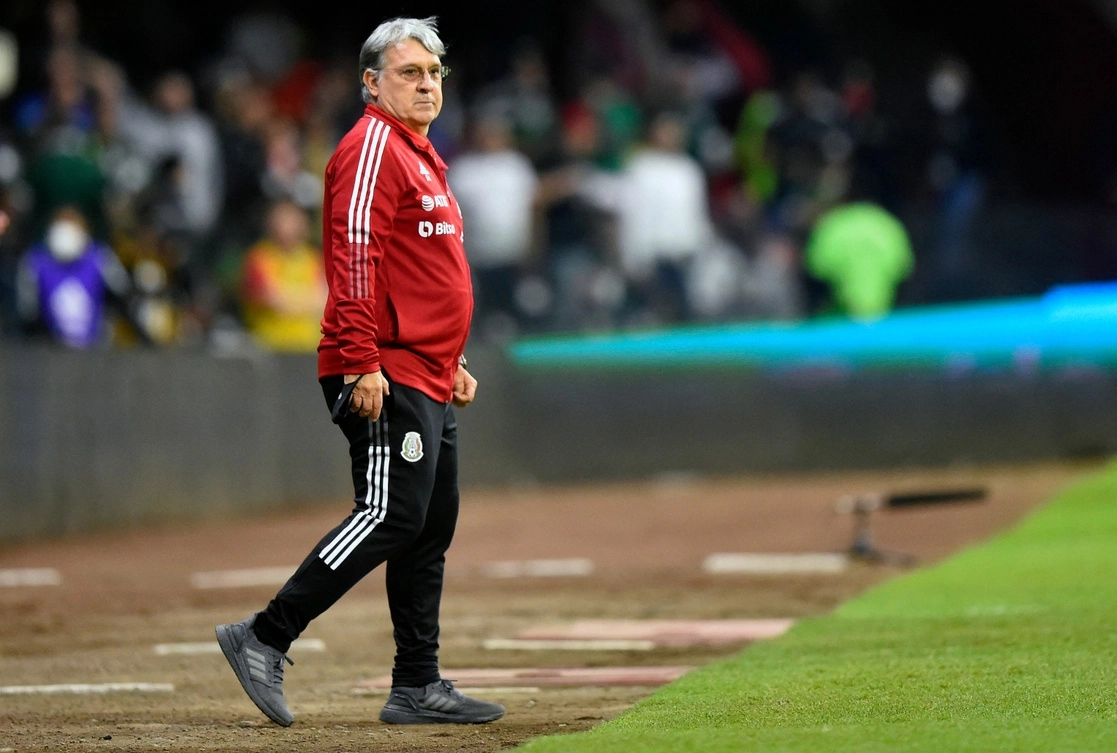 Los gritos "eh puto" y el "¡fuera Tata!" reaparecieron el jueves en el juego México-Estados Unidos en las gradas del estadio Azteca. Foto Afp