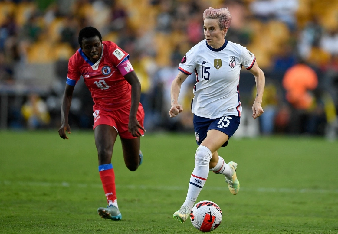 El selectivo estadunidense, con su estrella Megan Rapinoe, que esta noche enfrenta al ‘Tri’, ha tenido un Premundial sin contratiempos. Foto Afp