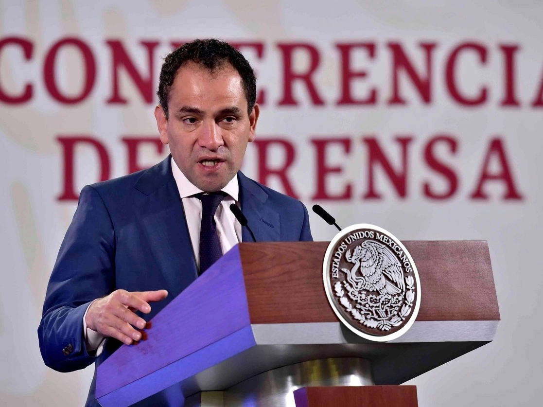 El secretario de Hacienda y Crédito Público, Arturo Herrera Gutiérrez, durante la conferencia presidencial matutina en Palacio Nacional, en la Ciudad de México. Foto cortesía Presidencia