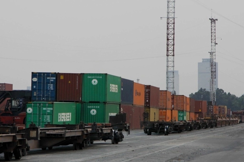 Al cierre de febrero de 2024, la balanza comercial en México, un registro económico que enumera la diferencia que existe entre los bienes que se venden al exterior y los bienes que se adquieren a otros países, presentó un déficit comercial de 585 millones de dólares. Foto Cuartoscuro / Archivo