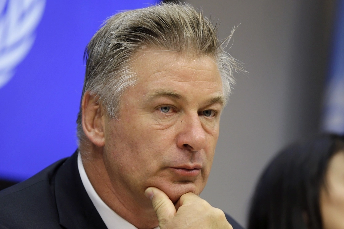 En imagen del 21 de septiembre de 2015, el actor Alec Baldwin asiste a una conferencia de prensa en la sede de las Naciones Unidas. Foto Ap