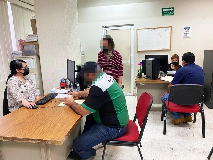 Personal dentro de la Fiscalía en imagen de archivo. Foto tomada del twitter del organismo