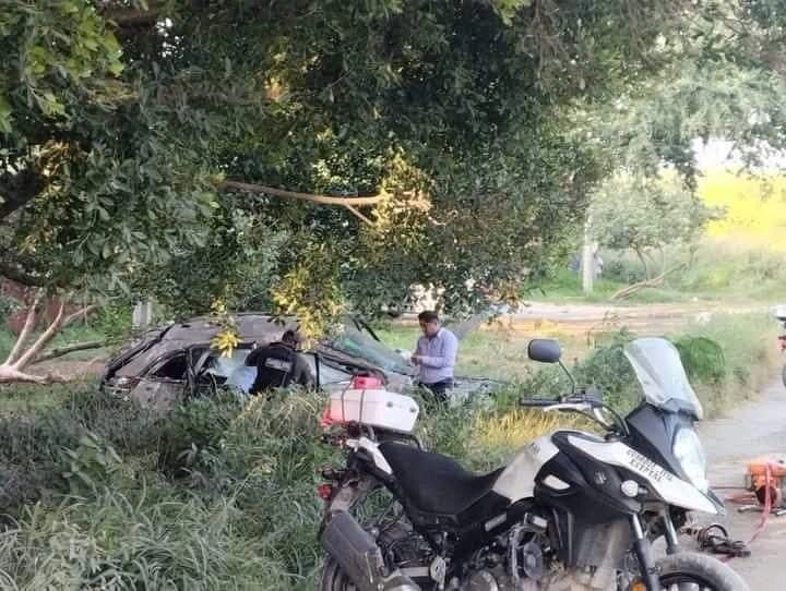 Testigos de la agresión narraron que la tarde de este jueves, una familia oriunda del ejido El Palmar del municipio de Tamuín acudió al reclusorio para recibir a un pariente recién liberado. Foto redes sociales