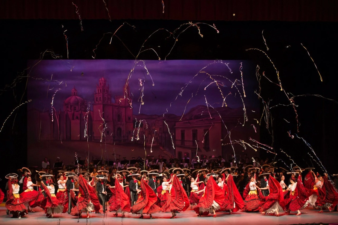 Salvador López, director del Ballet Folklórico de México de Amalia Hernández, detalló en entrevista la celebración por los 70 años de trayectoria del ballet con una función especial ayer en el Palacio de Bellas Artes. Foto cortesía Inbal 