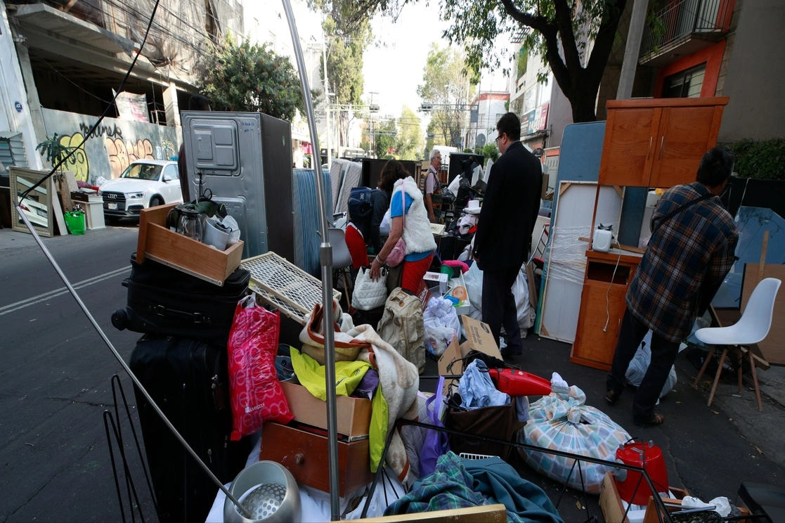 La Banca Múltiple señaló no ser responsable por el desalojo en la calle Puebla 261, en la colonia Roma. En la imagen, un desalojo llevado a cabo en la colonia Del Valle, en octubre de 2019. Foto Alfredo Domínguez/Archivo