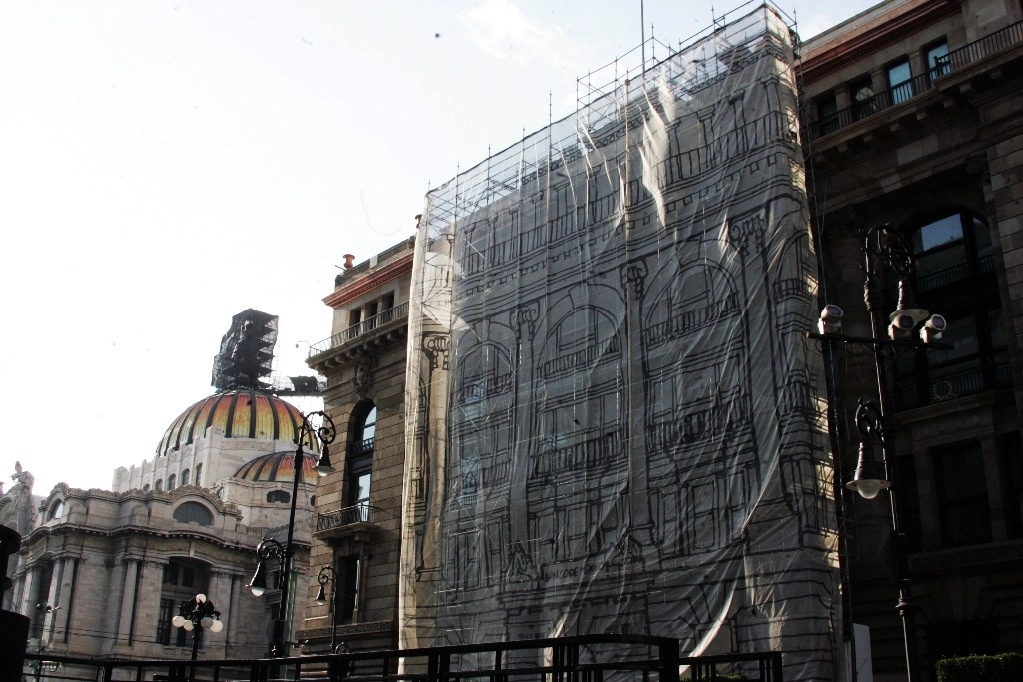Trabajos de remozamiento del Banco de México. Foto Roberto García Rivas