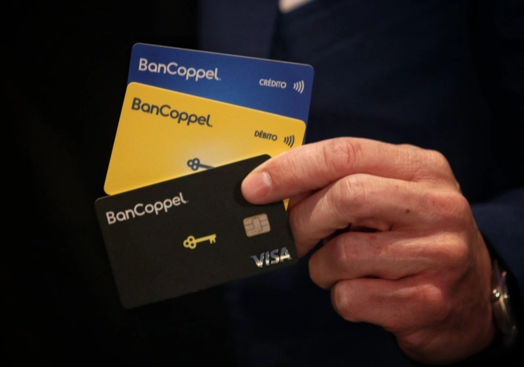 Entre julio y septiembre, BanCoppel obtuvo ganancias que sumaron mil 162 millones de pesos, un resultado que duplica las obtenidas en el mismo periodo del año pasado, que fueron 583 millones de pesos, reportó la institución financiera. Foto Cuartoscuro / Archivo