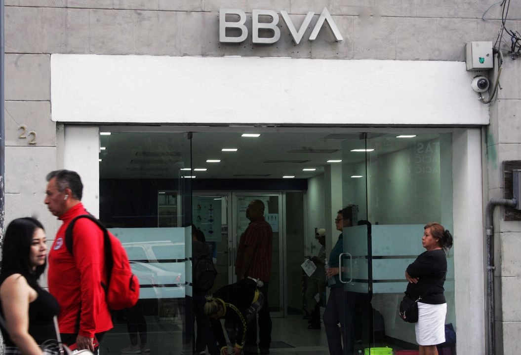 En un comunicado, la ABM recordó a los clientes de la banca que tienen a su disposición más de 64 mil cajeros automáticos y 56 mil 900 corresponsales bancarios para poder hacer depósitos, retiros y pagos. Foto