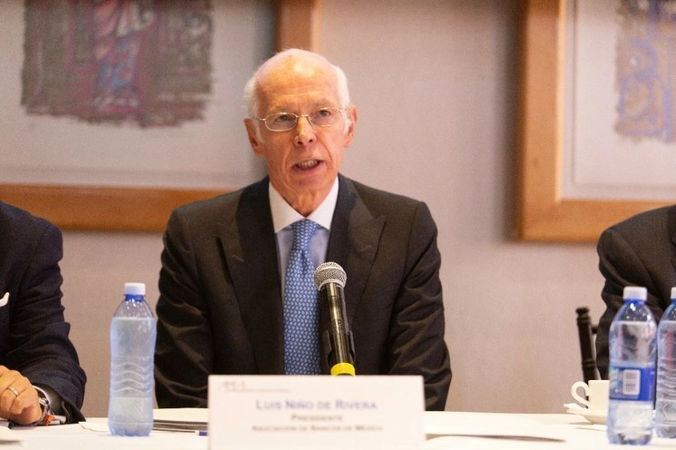 El presidente de la Asociación de Bancos de México, Luis Niño de Rivera, afirmó ante diputados que los bancos trabajan para ser parte de la solución y no del problema en la crisis económica derivada de la pandemia. Foto Pablo Ramos / Archivo