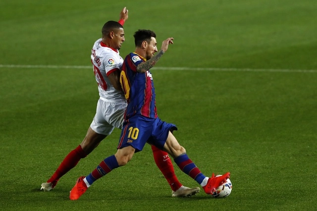 El Sevilla sorprendió al sacar un empate 1-1 al Barcelona. Foto Afp