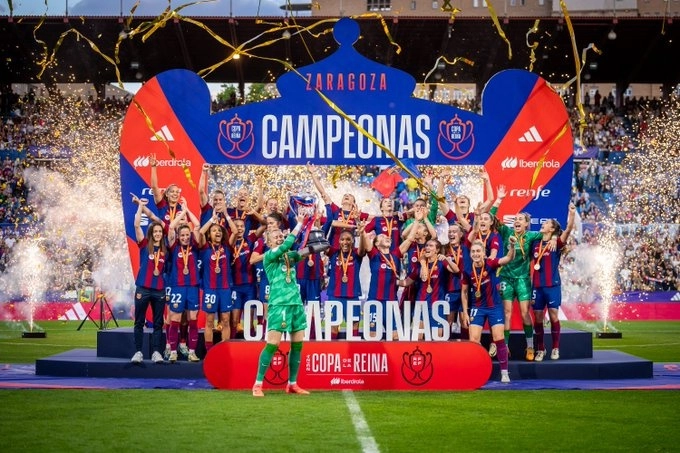 El Barcelon femenil, goleó el sábado 8-0 a la Real Sociedad para ganar la Copa de la Reina por décima vez. Foto @FCBfemeni