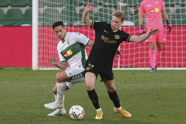
Con goles de Frenkie de Jong y Riqui Puig, Barcelona derrotó a  Elche en la fecha 20 de La Liga. Foto Ap
