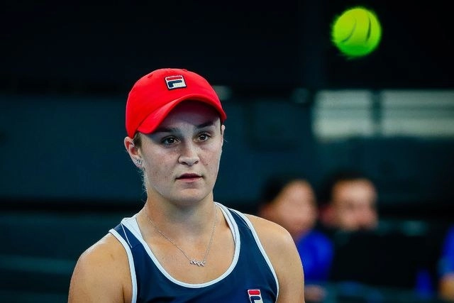 La australiana Ashleigh Barty, número uno mundial, cayó en su primer partido en el torneo de Brisbane, en su primera aparición en individuales esta temporada. Foto Afp