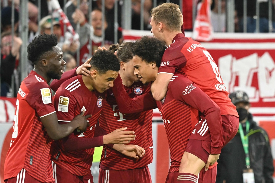 El Bayern de Múnich se coronó campeón del futbol alemán por décima vez consecutiva. Foto Afp