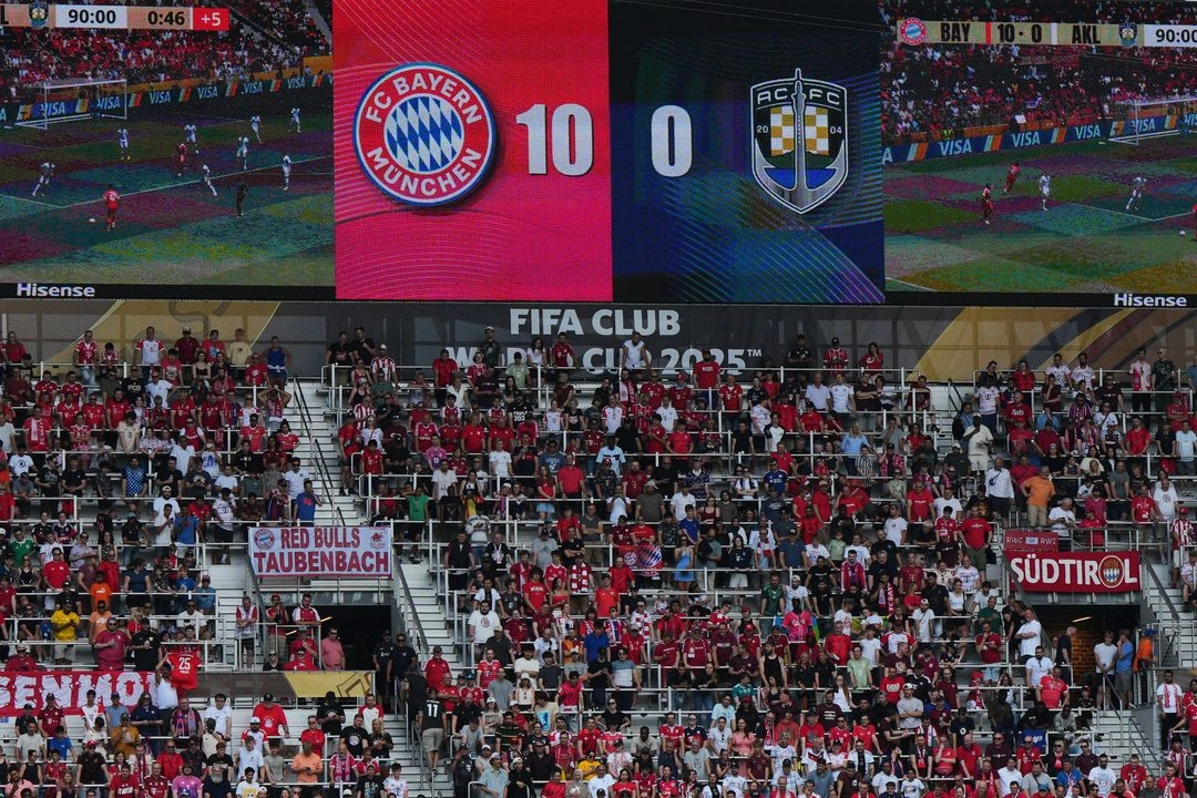 El marcador muestra al Bayern ganando 10-0 durante el partido de fútbol del grupo C del Mundial de Clubes entre el Bayern Múnich y el Auckland City en Cincinnati, el 15 de junio de 2025. Foto 